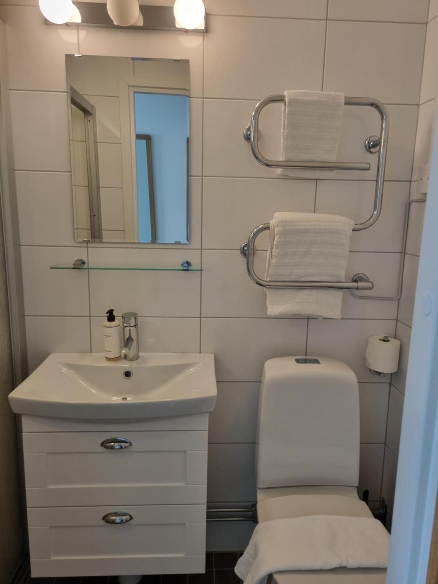 Mjoelby Stadshotell Ngoại thất bức ảnh